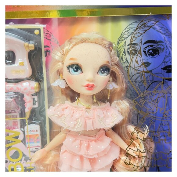 Rainbow High Victoria Whitman Pastel Pink Doll Freckles Fashion Doll New - Picture 4 of 6